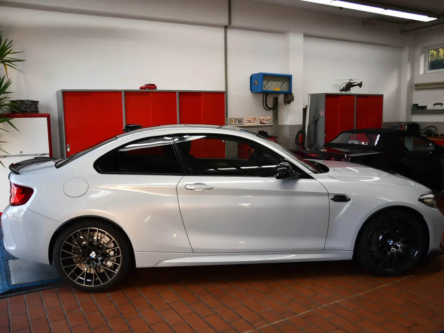 BMW M2 Competition DKG Coupé Aut Grau - 2