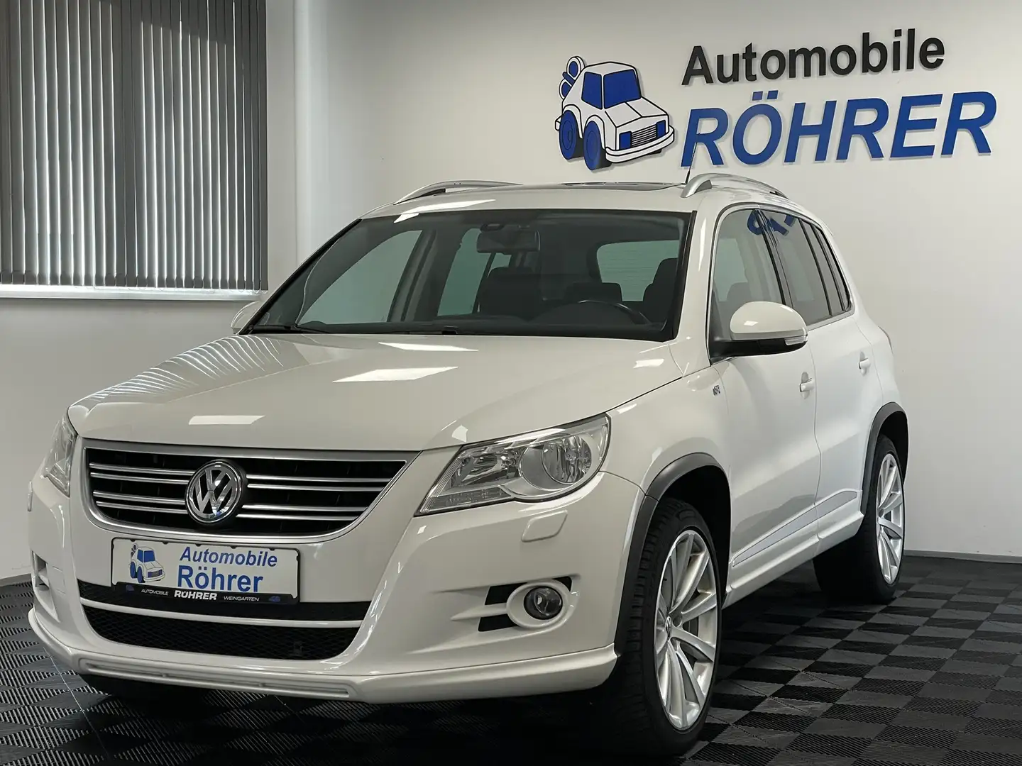 Volkswagen Tiguan 2.0 TSI 4M DSG R-Line Pano GEWERBE EXPORT White - 1