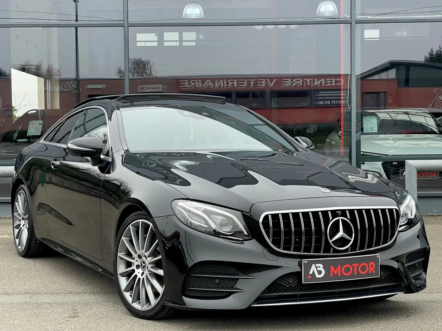 Mercedes-Benz E 220 d 163cv AUTO GPS CAM360 HEAD-UP BURMESTER PANO LED Schwarz - 1