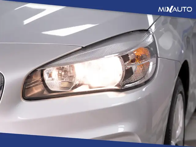 BMW 2 Series view 10