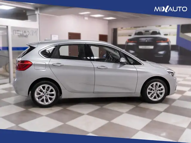 BMW 2 Series view 6