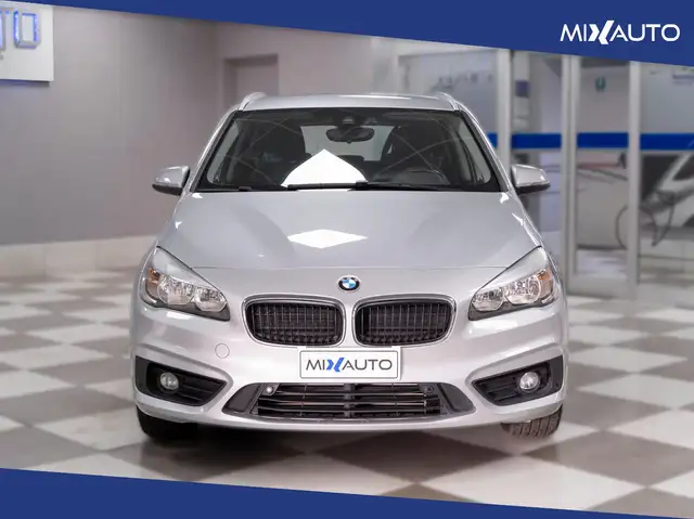 BMW 2 Series view 2