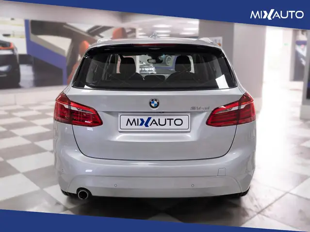 BMW 2 Series view 4