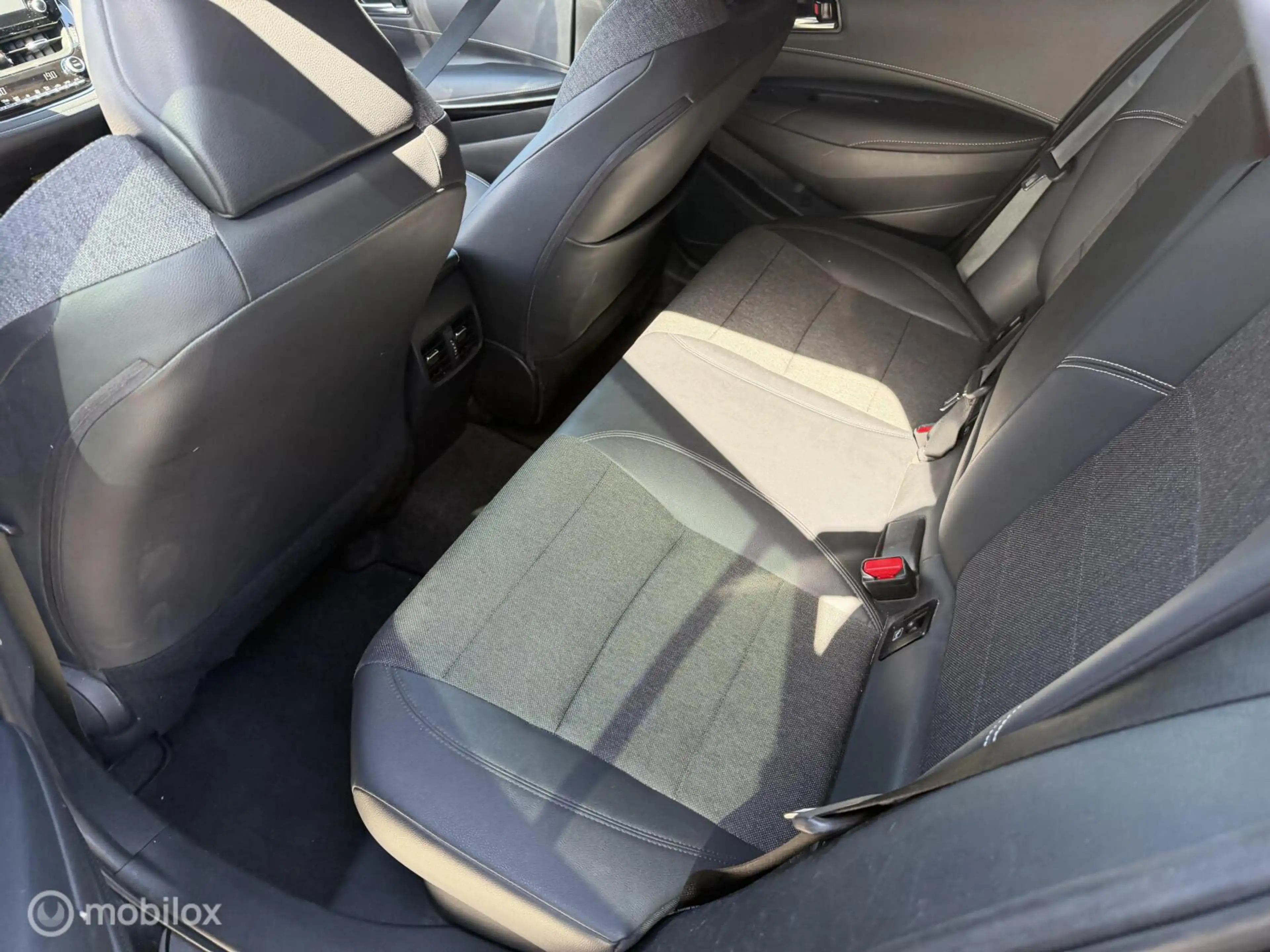 Toyota Corolla Touring Sports 1.8 Hybrid Business Plus BTW — photo 7