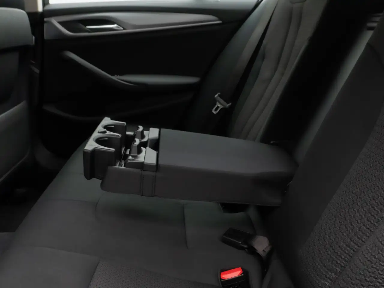 BMW 520 Kamera DAB Sport Klima-4Zonen Alarm ParkAss, миниатюра 27