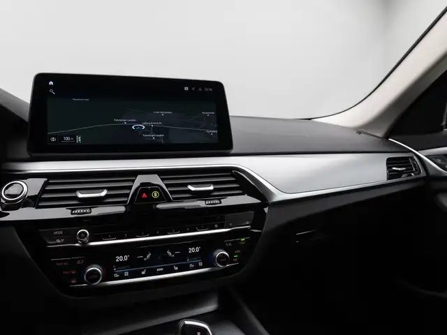 BMW 5 Series view 21