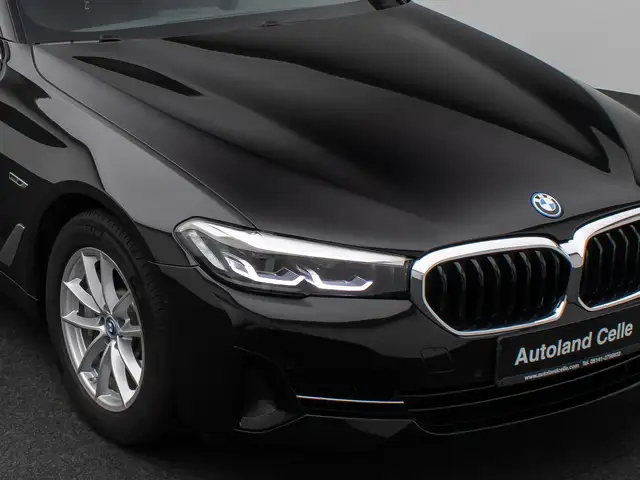 BMW 5 Series view 18