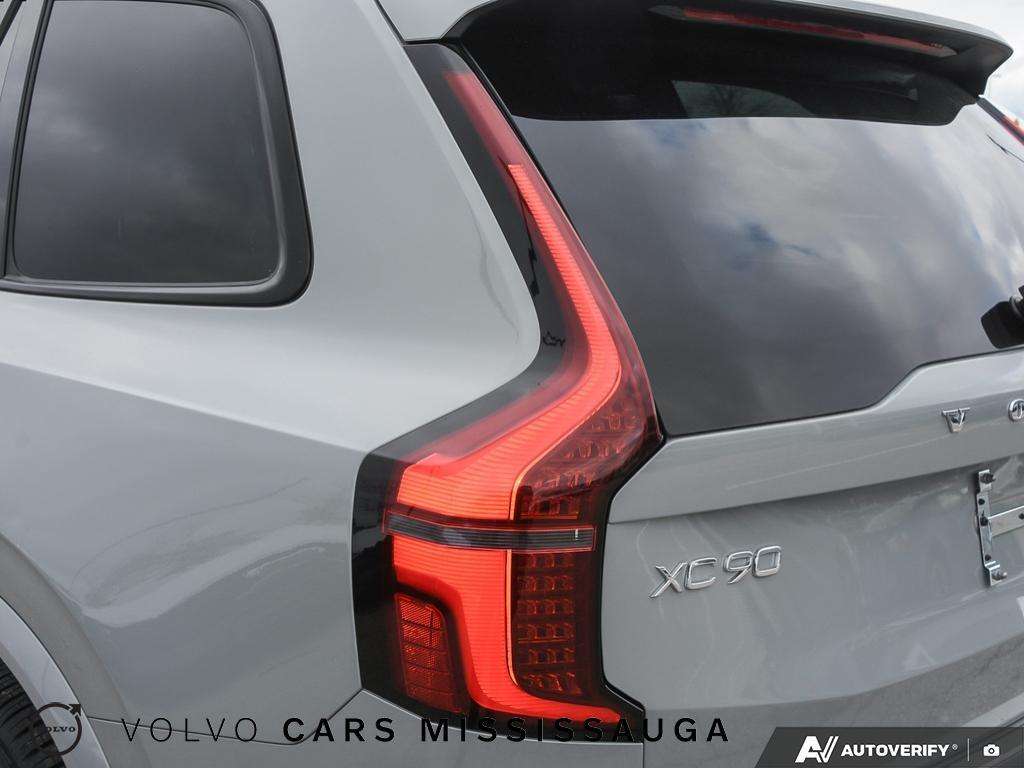2026 Volvo XC90 B6 AWD Plus Dark Theme 7-Seater thumb 13
