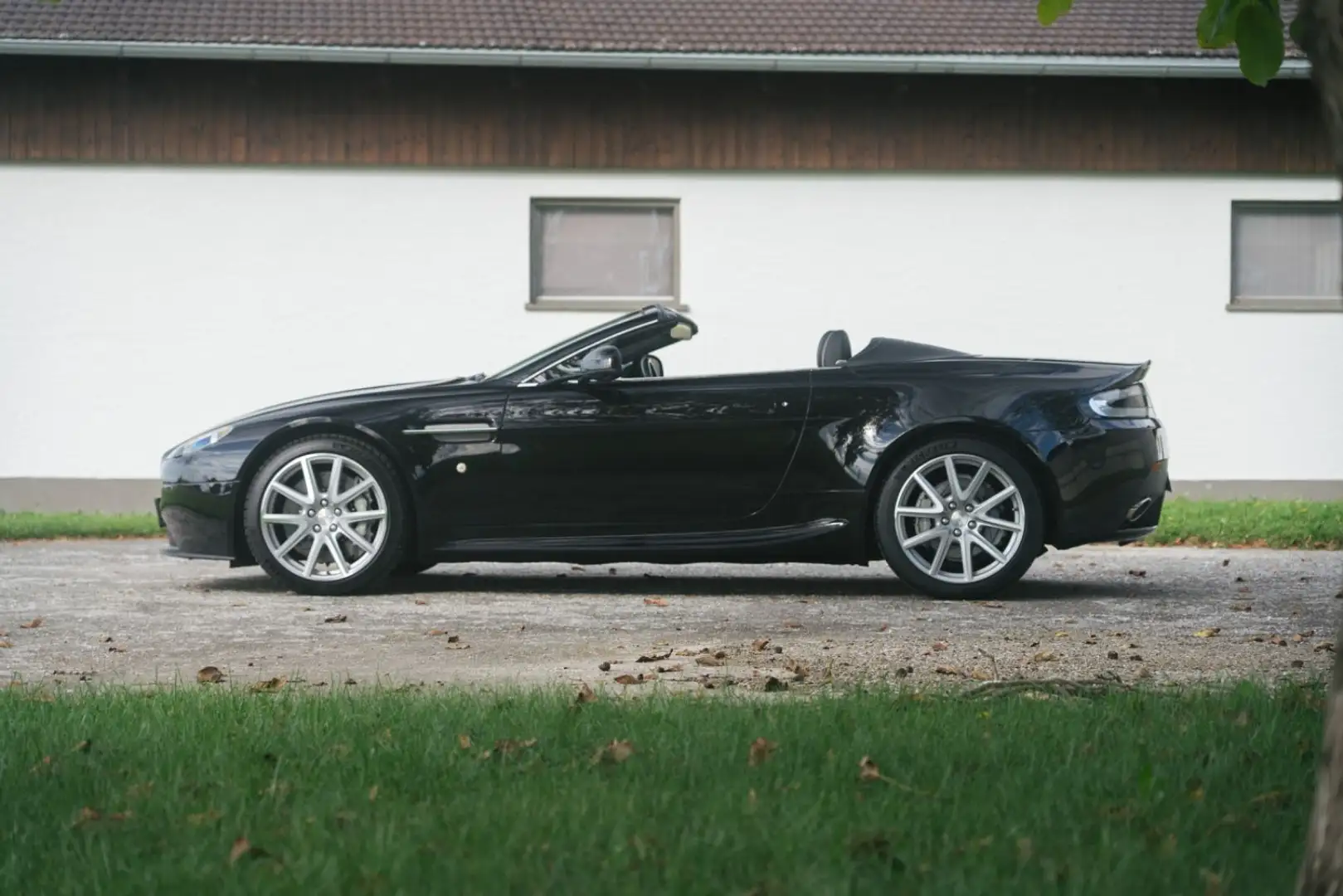 Aston Martin V8 Roadster 4.7l Schaltgetriebe Schwarz - 2