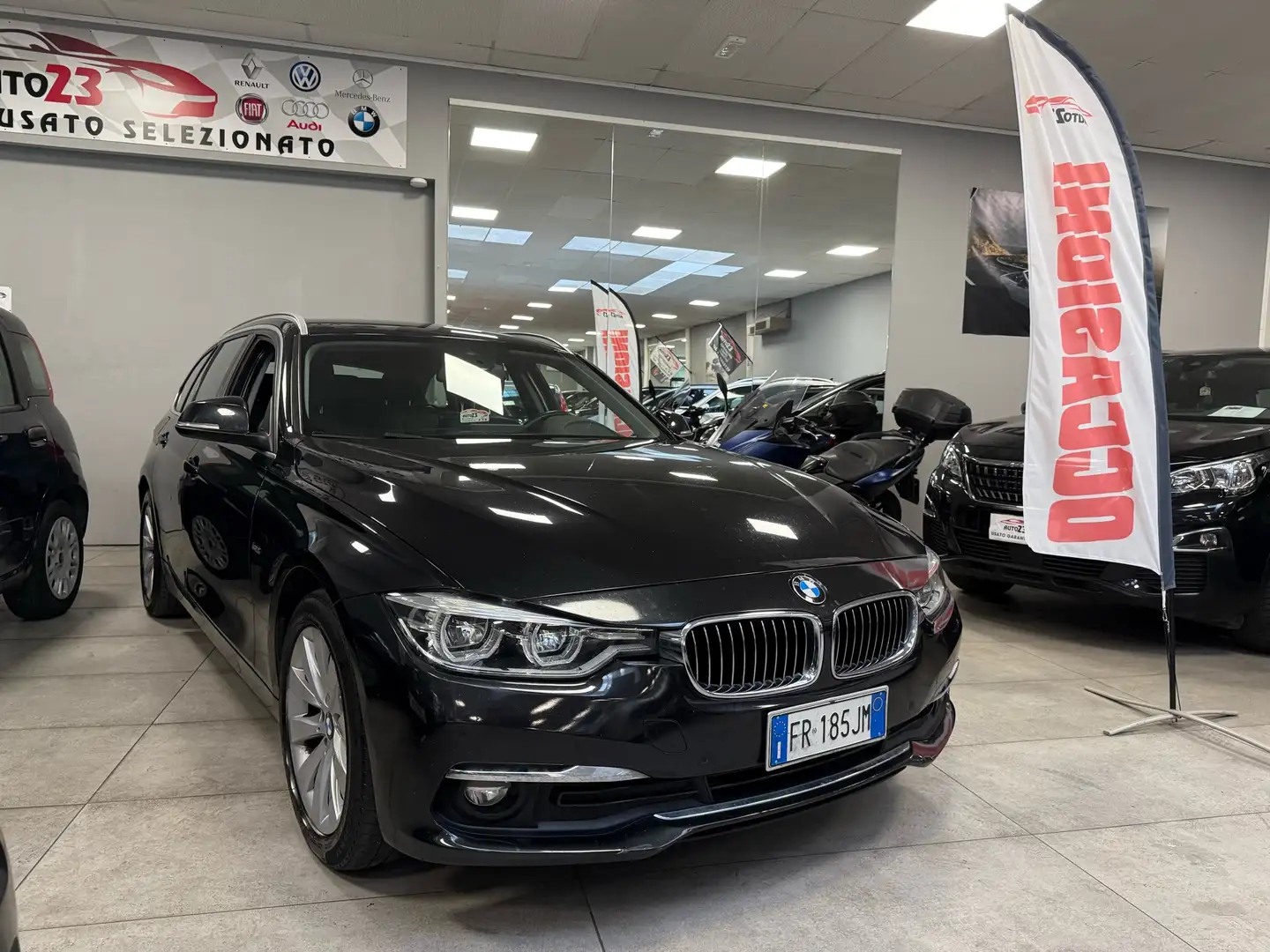 BMW 320 320d Touring Luxury auto - 2