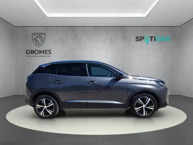 Peugeot 3008 view 2