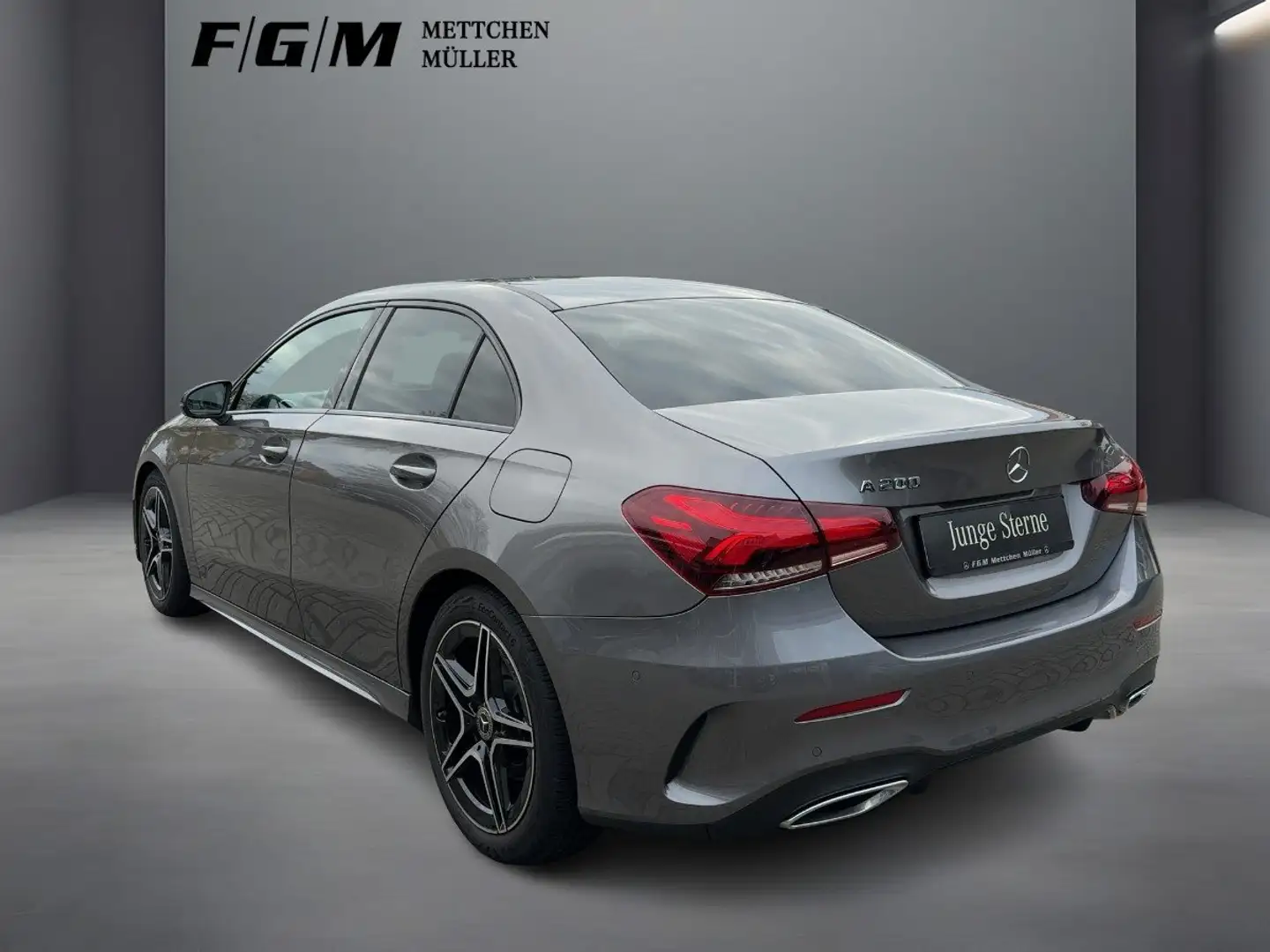 Mercedes-Benz A 200 AMG Line KeyGo|MBeam|S-Dach|TWA|AHK|Night Grau - 2
