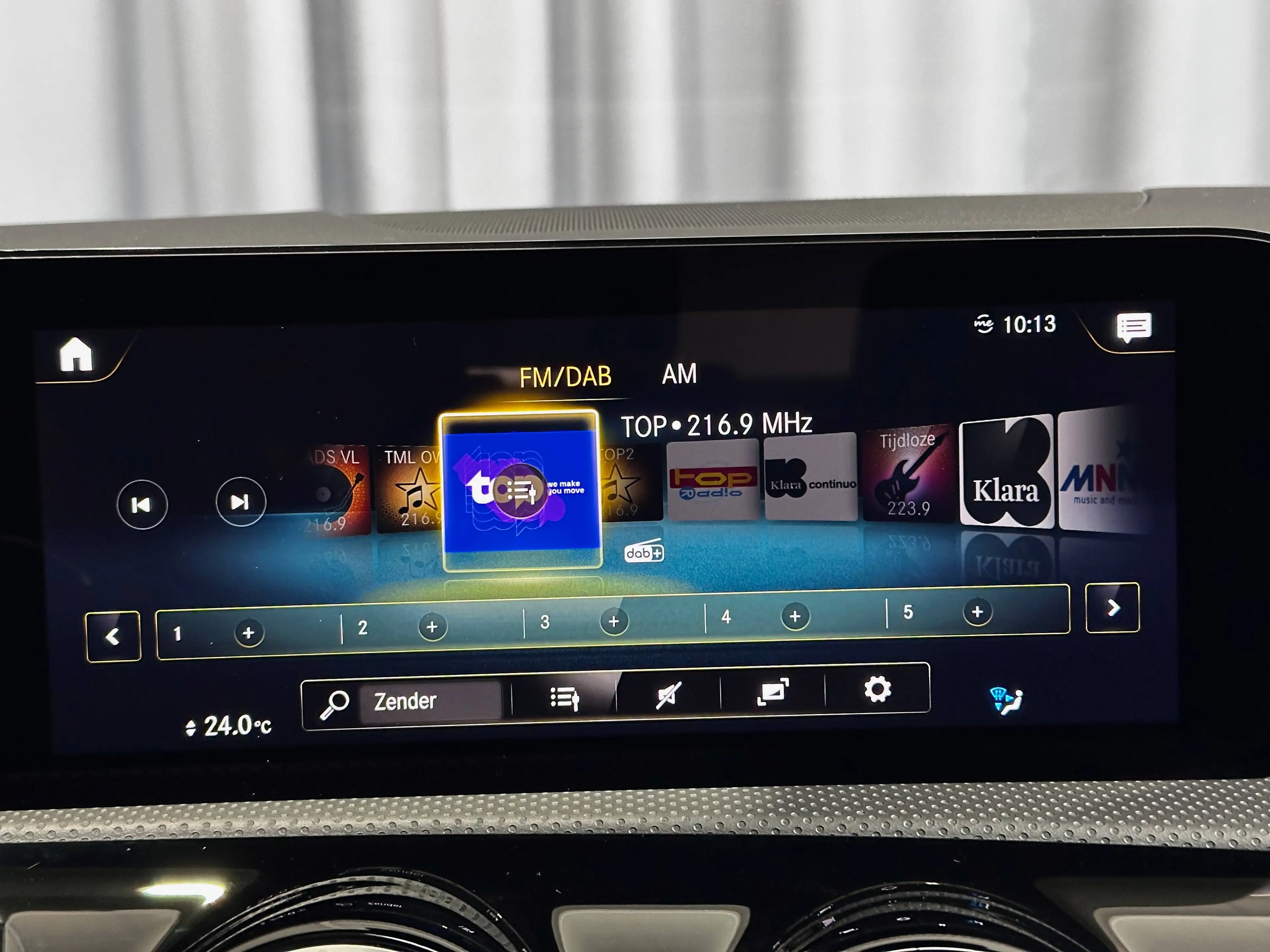 Mercedes-Benz CLA 35 AMG 4-Matic *PANO DAK*MEMORYPAKKET*MBUX NAVI PLUS*FULL LED* — photo 15