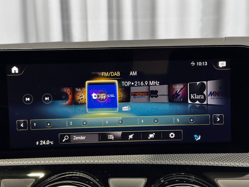 Mercedes-Benz CLA 35 AMG 4-Matic *PANO DAK*MEMORYPAKKET*MBUX NAVI PLUS*FULL LED* — photo 15