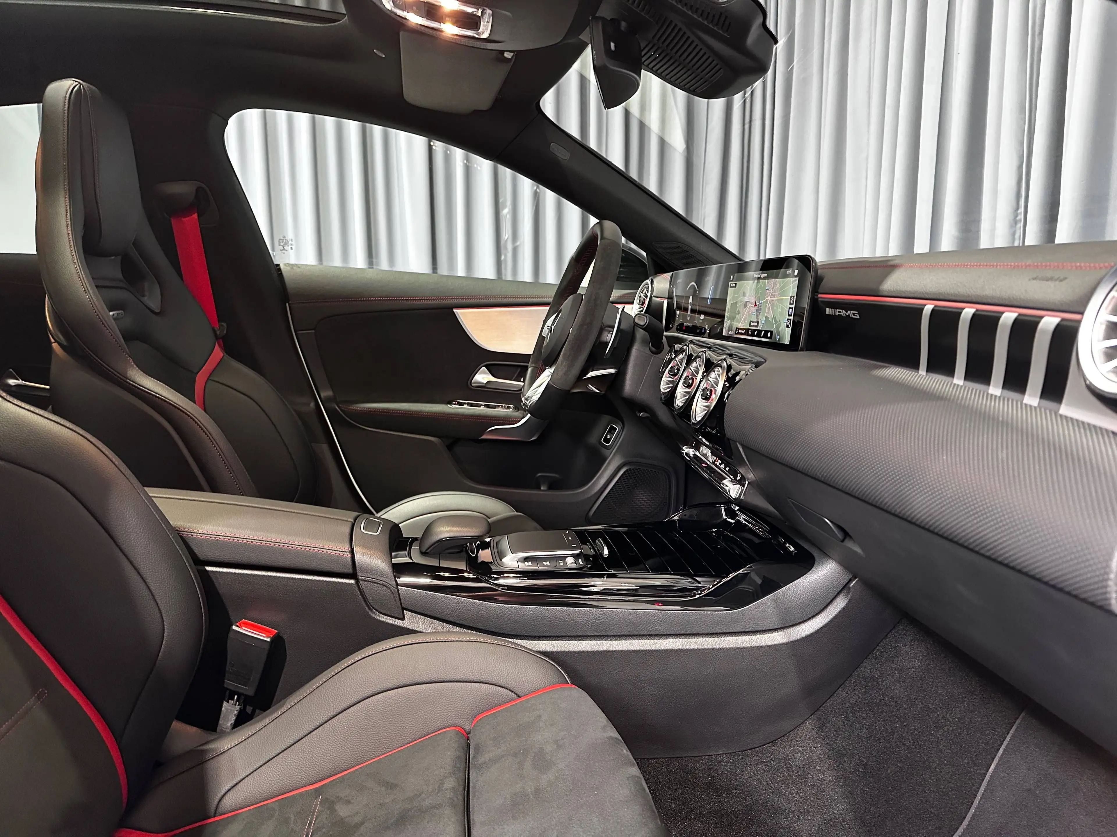 Mercedes-Benz CLA 35 AMG 4-Matic *PANO DAK*MEMORYPAKKET*MBUX NAVI PLUS*FULL LED* — photo 10