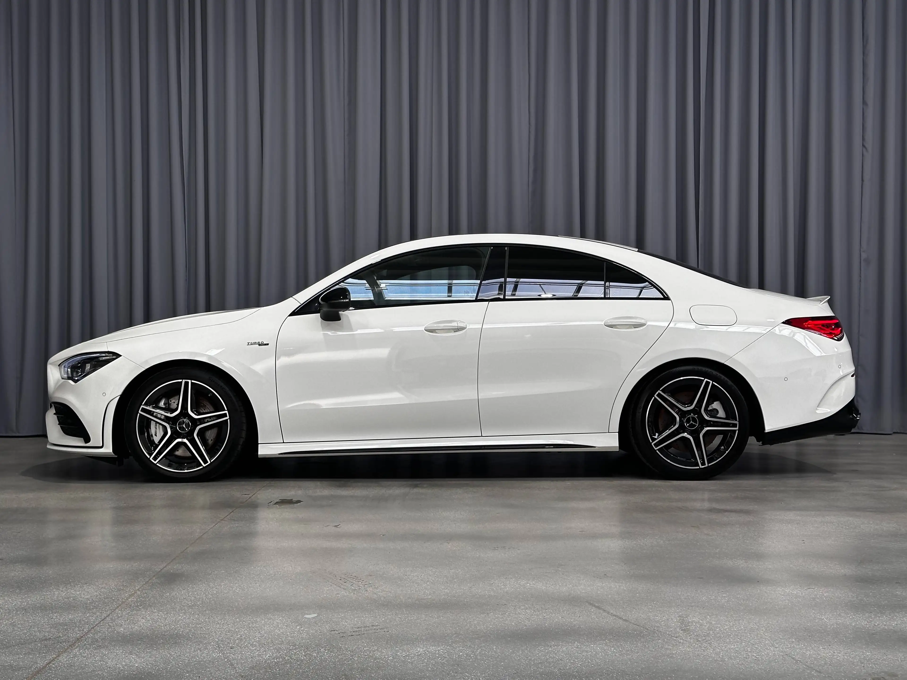 Mercedes-Benz CLA 35 AMG 4-Matic *PANO DAK*MEMORYPAKKET*MBUX NAVI PLUS*FULL LED* — photo 2