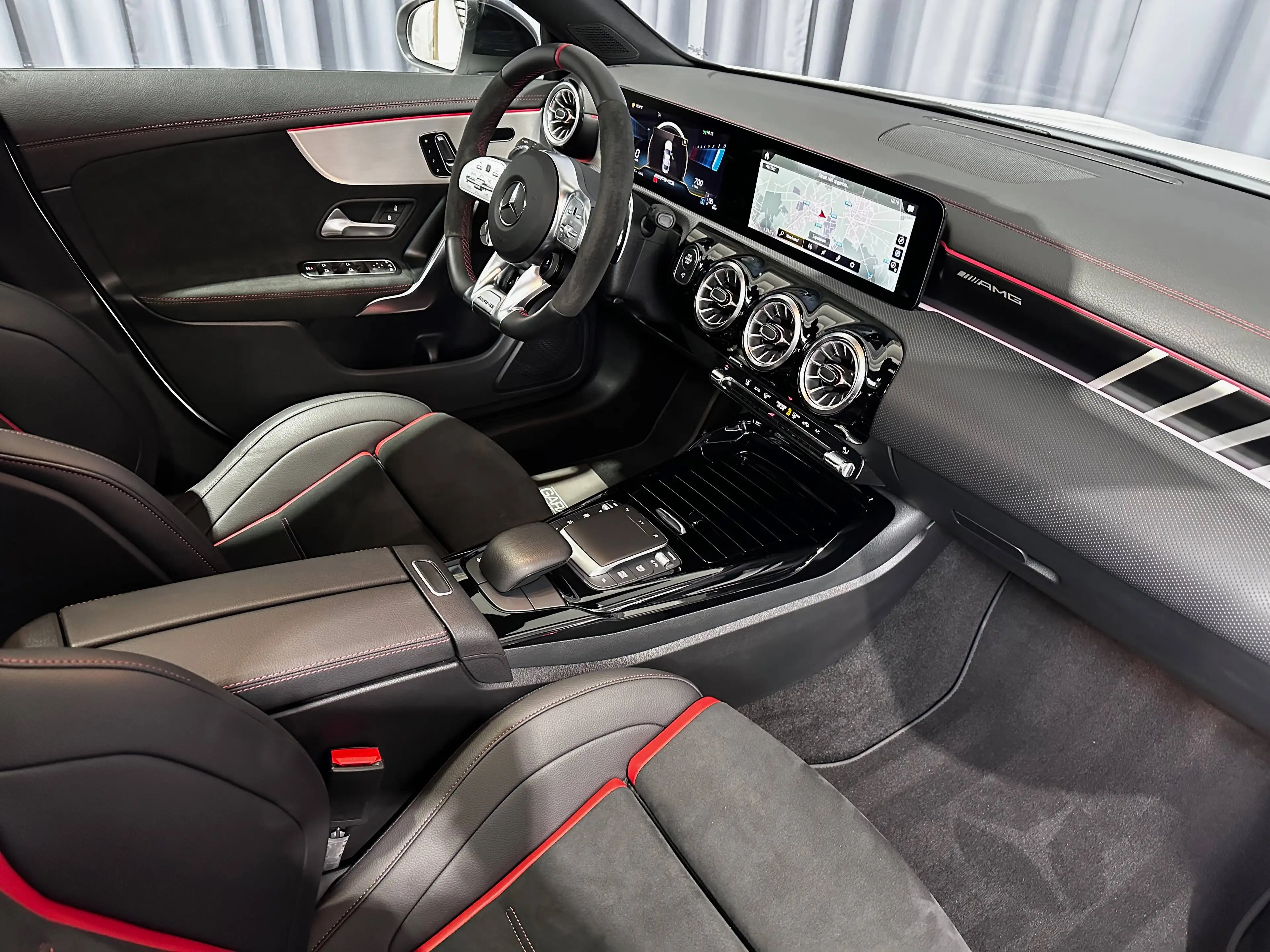 Mercedes-Benz CLA 35 AMG 4-Matic *PANO DAK*MEMORYPAKKET*MBUX NAVI PLUS*FULL LED* — photo 11