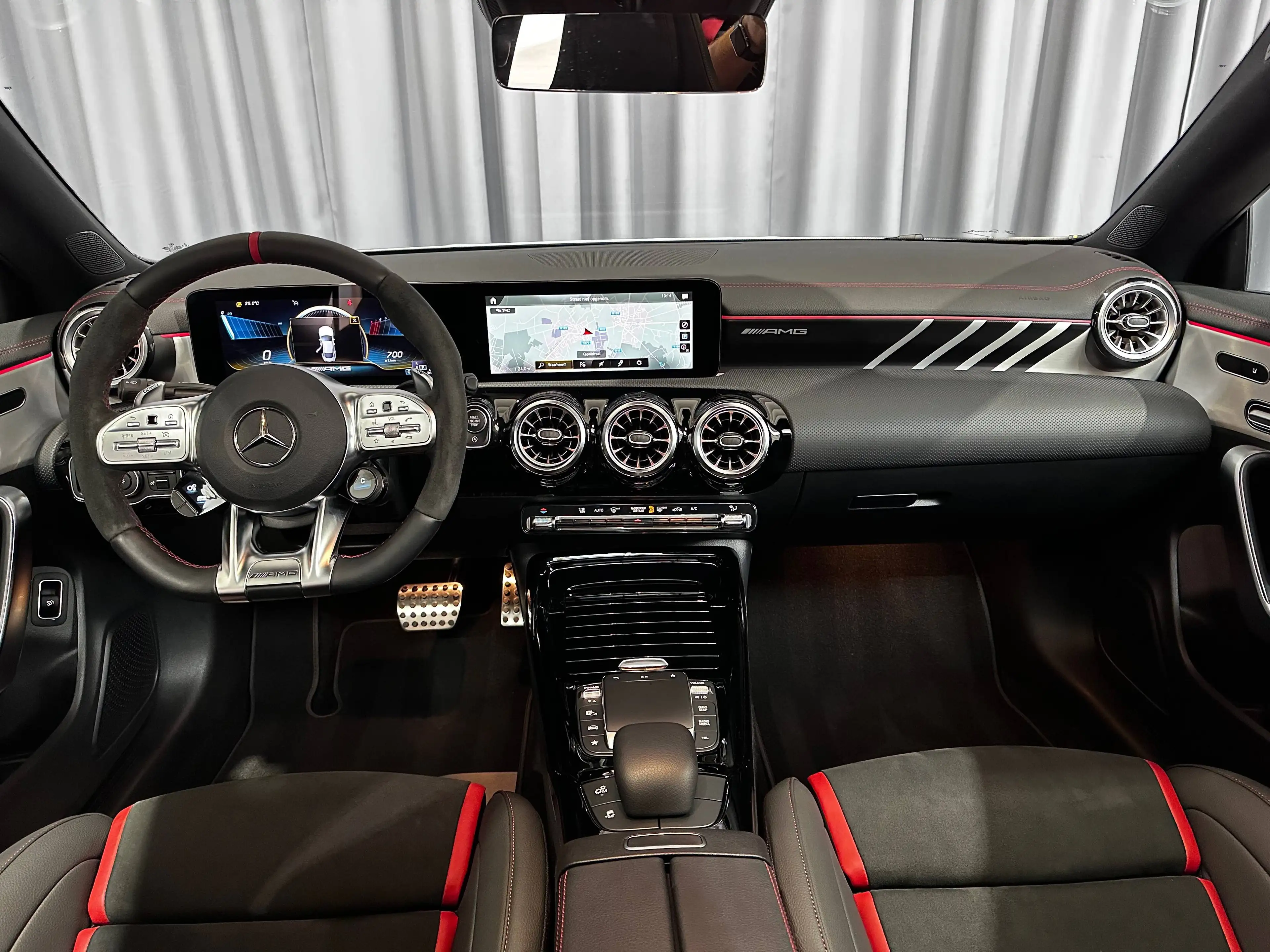 Mercedes-Benz CLA 35 AMG 4-Matic *PANO DAK*MEMORYPAKKET*MBUX NAVI PLUS*FULL LED* — photo 12