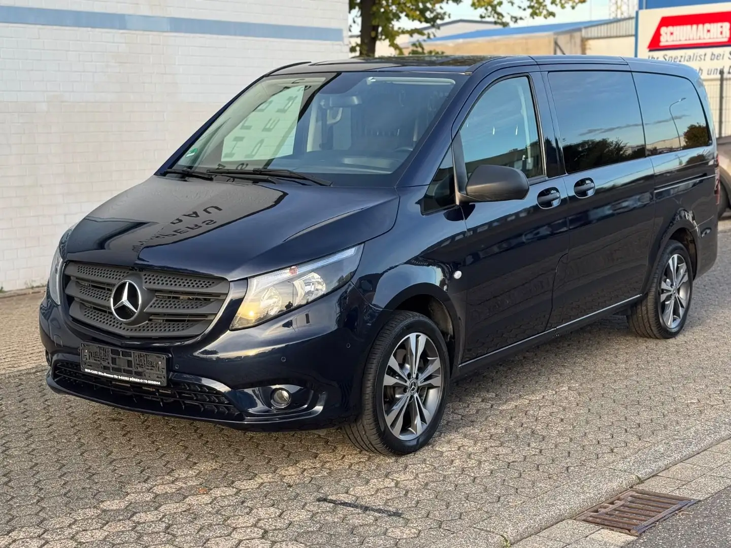 Mercedes-Benz Vito Tourer 116d/4x4MATIK/Navi/Kamera/PDC/E6 Bleu - 2