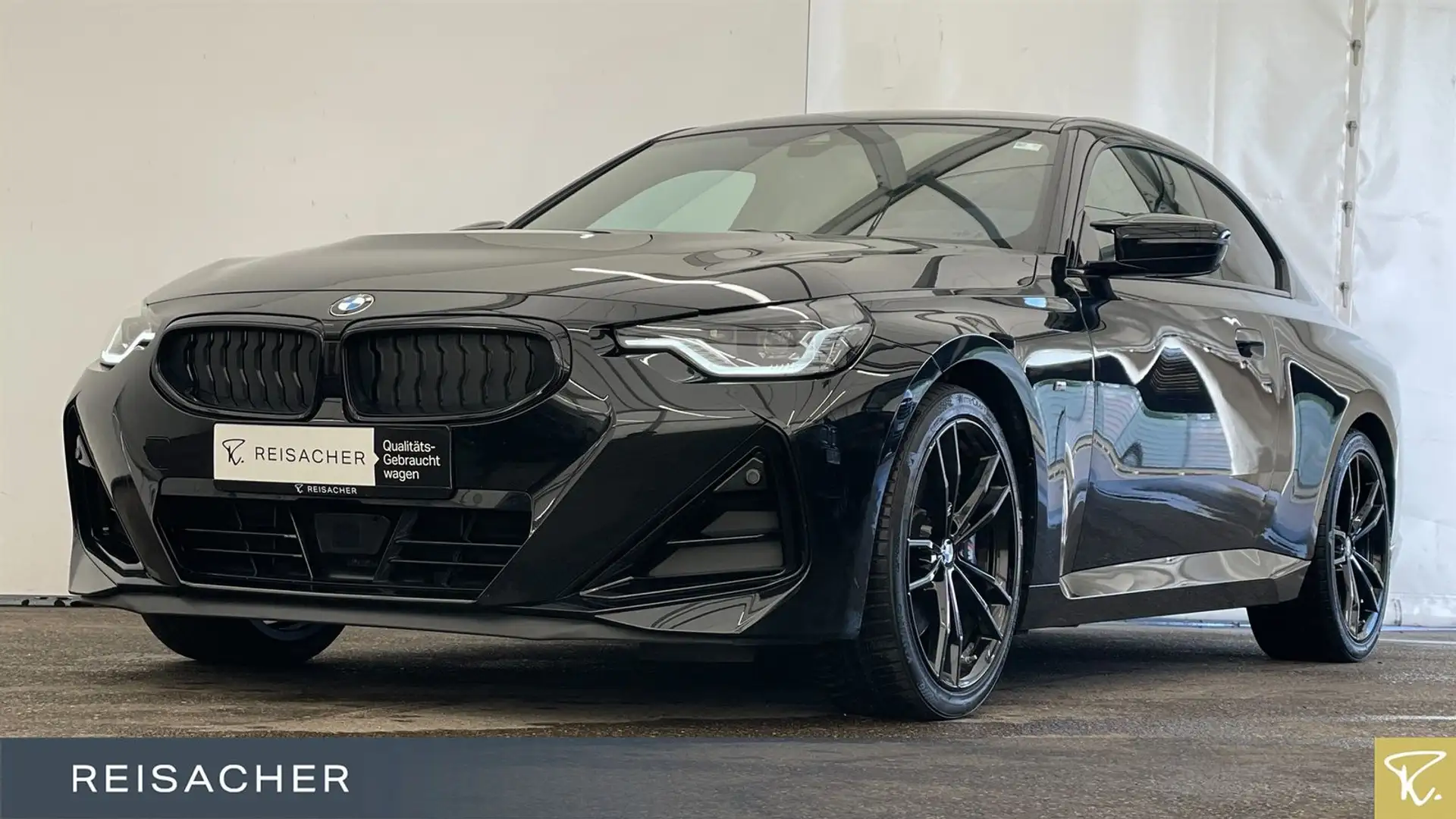 BMW 240 xDrive A AdaptLED GlasD PDC HuD H&K 19"LM Zwart - 1