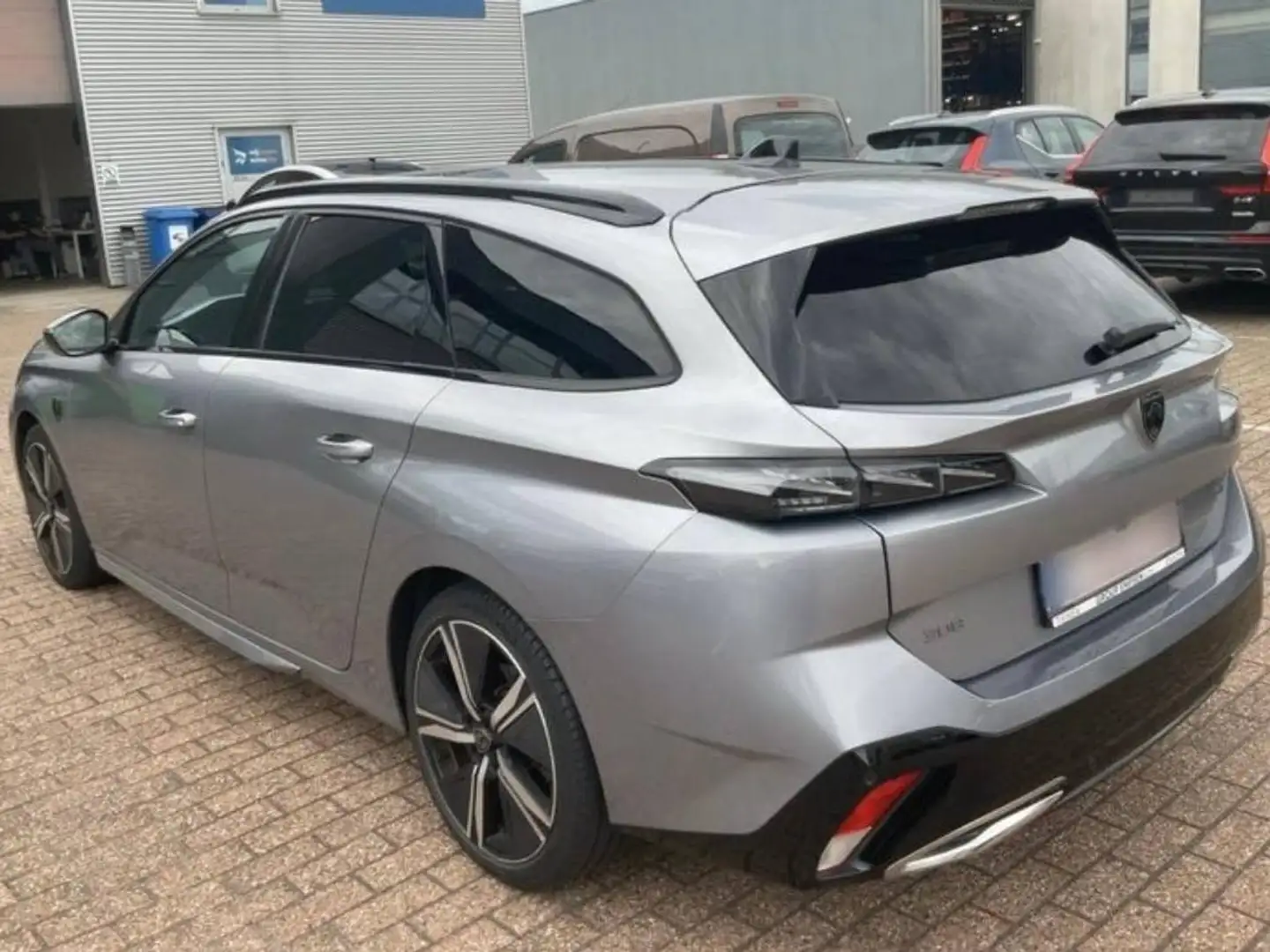 Peugeot 308 308 SW PureTech 130 GT EAT8 *AHK; PANO uvm.* Silber - 2