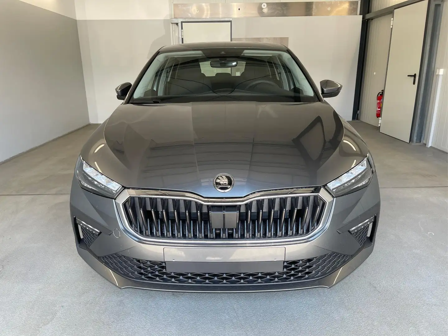 Skoda Scala Facelift 115PS DSG AHK+App-Connect 1.0 TSI DSG ... Šedá - 2