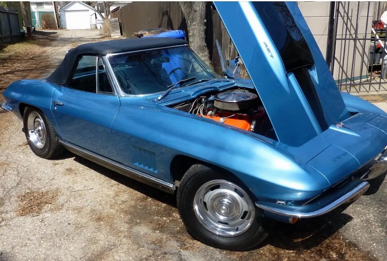 Chevrolet Corvette снимка Chevrolet Corvette
