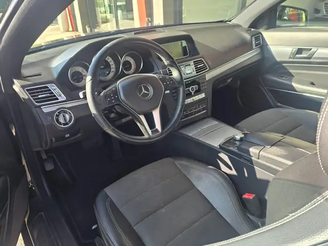 Mercedes-Benz E-Class view 3