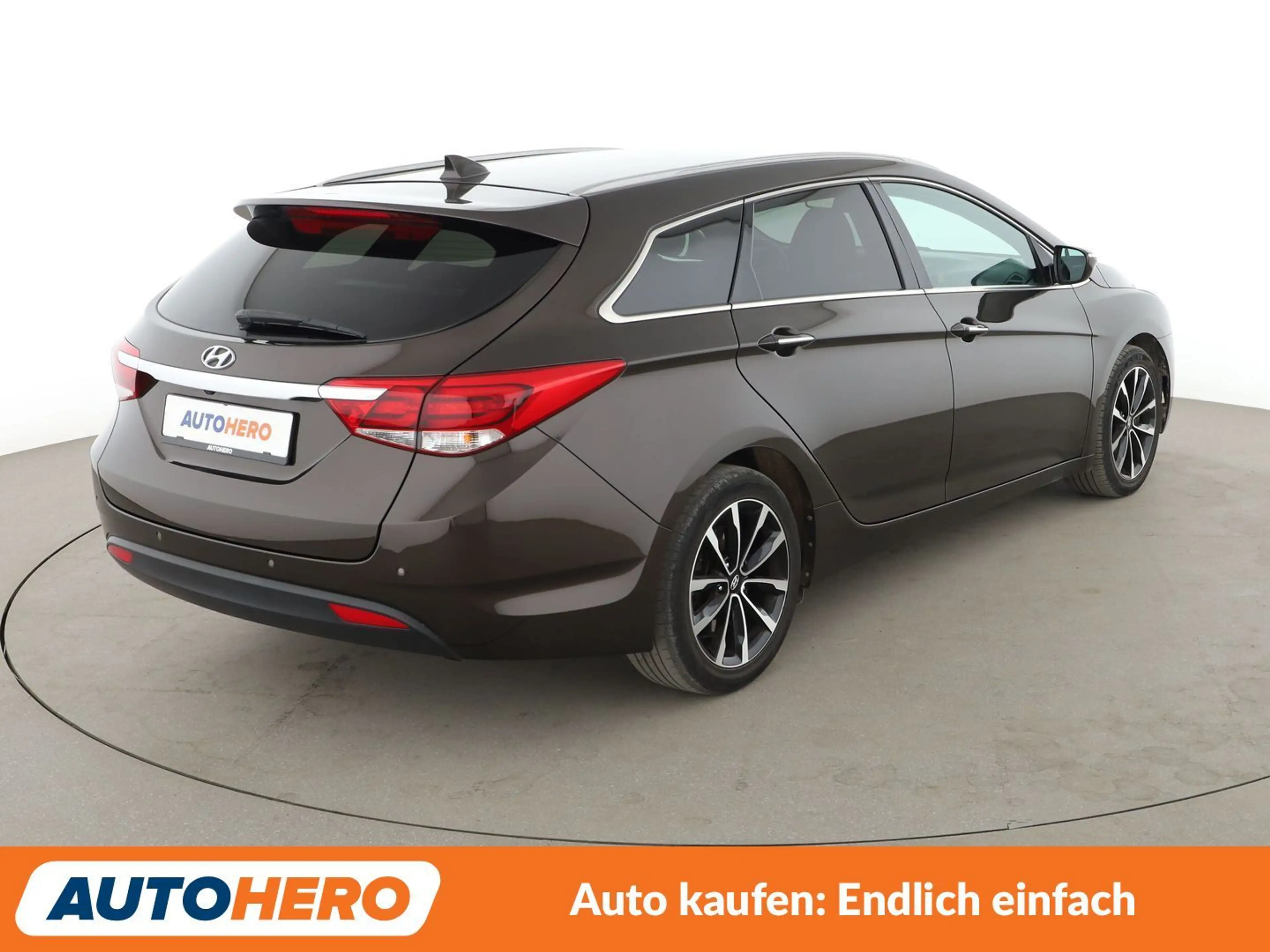 Hyundai i40 2.0 GDI Style*NAVI*TEMPO*PDC*ShZ*DAB*TOUCH* — photo 6