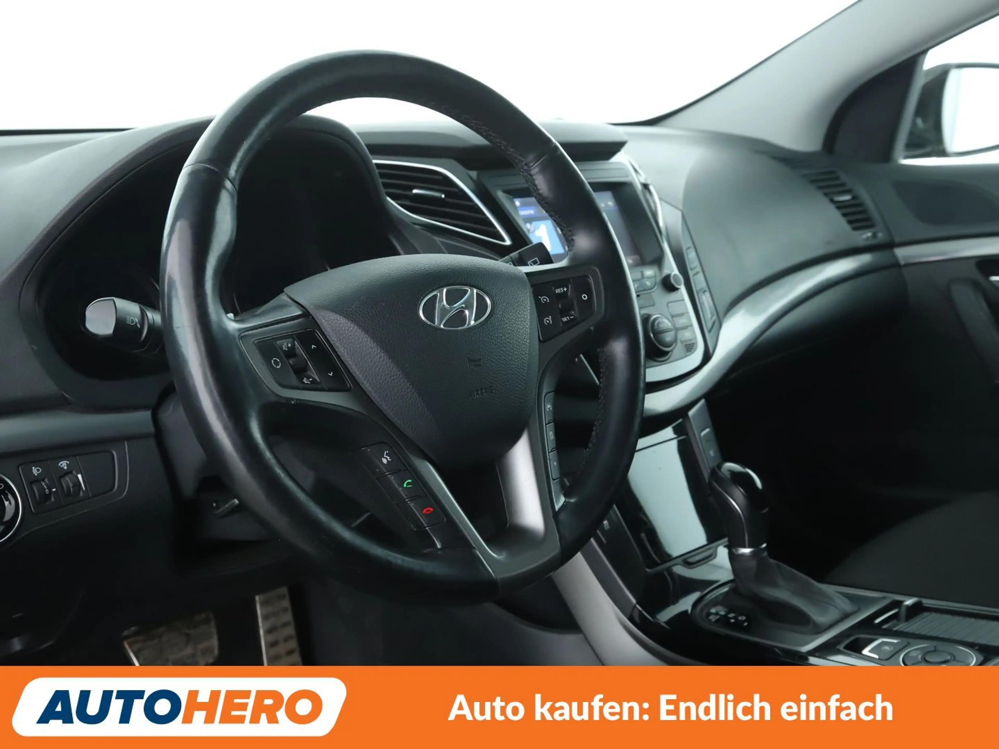Hyundai i40 2.0 GDI Style*NAVI*TEMPO*PDC*ShZ*DAB*TOUCH* — photo 11