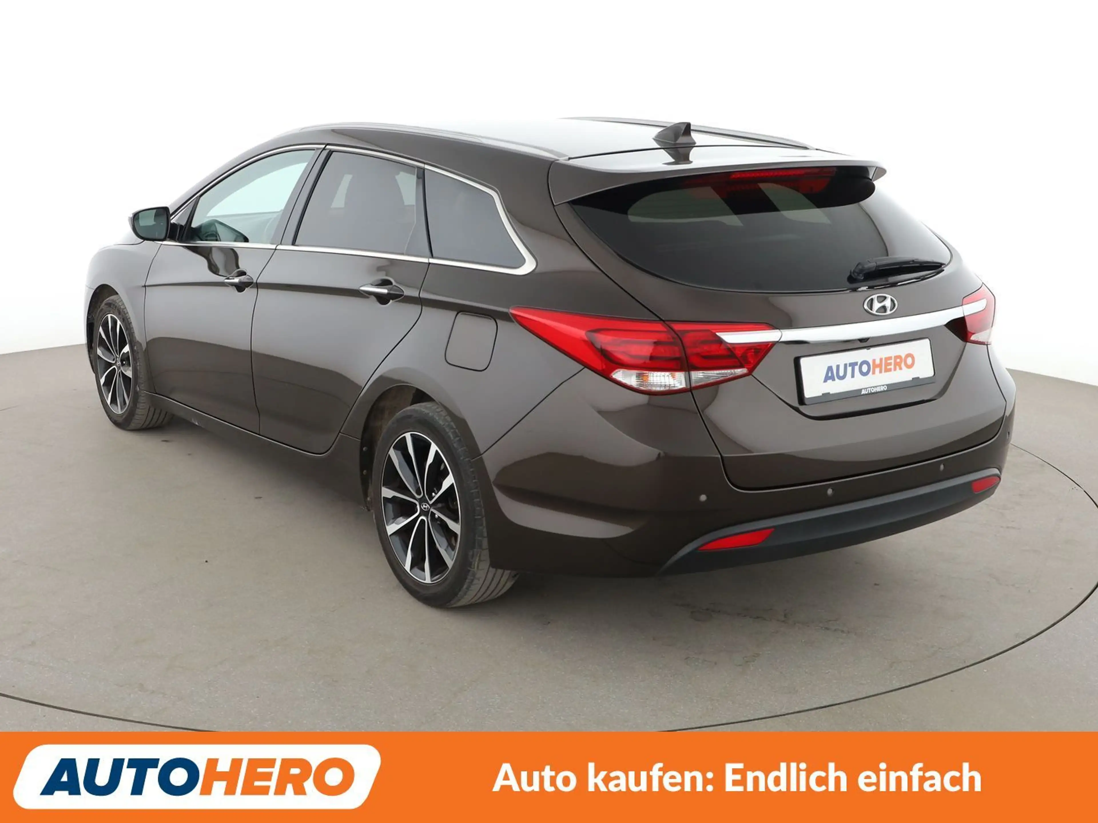 Hyundai i40 2.0 GDI Style*NAVI*TEMPO*PDC*ShZ*DAB*TOUCH* — photo 4