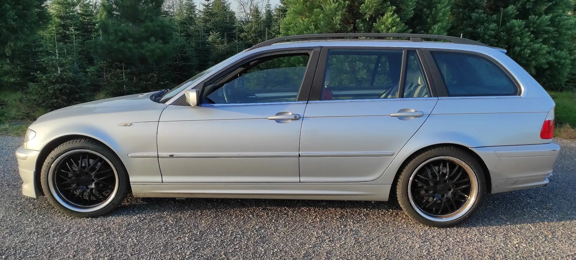 BMW 320 320i touring - 1