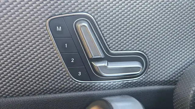 Mercedes-Benz Unknown Model view 13