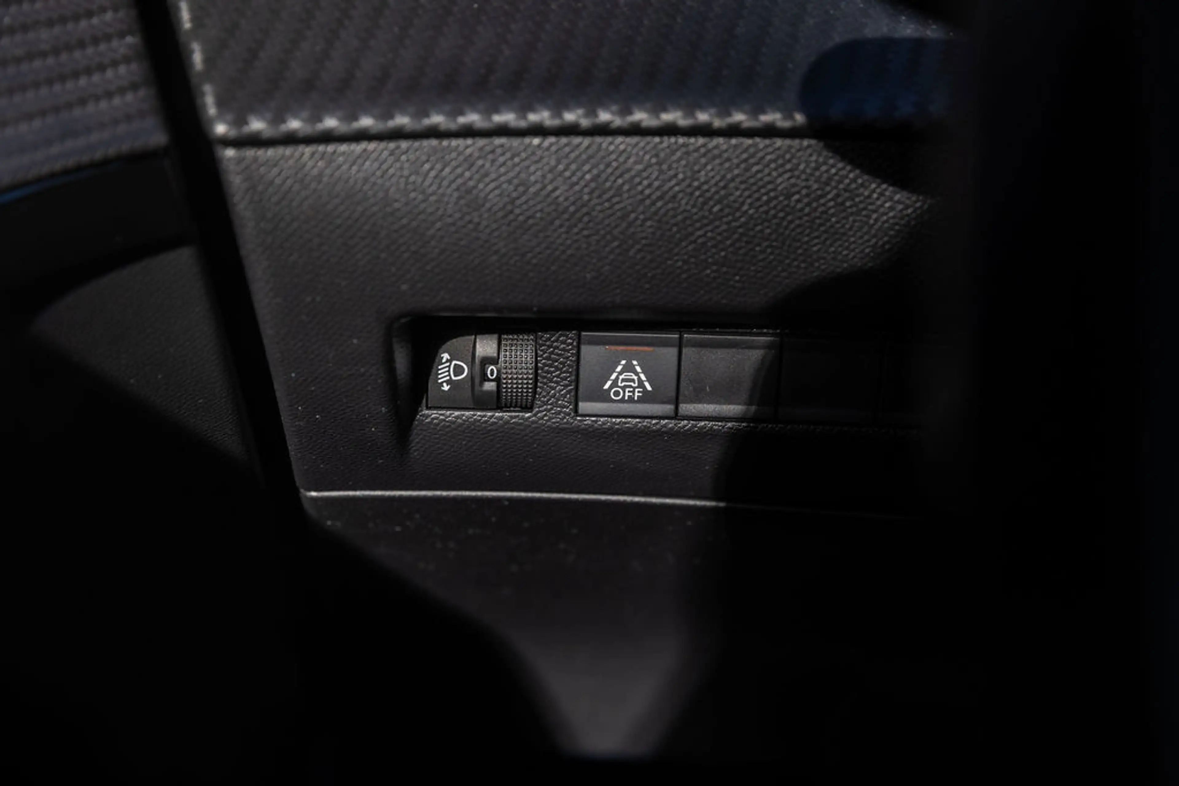 Peugeot e-208 EV Active Pack 50 kWh Head up display — photo 28