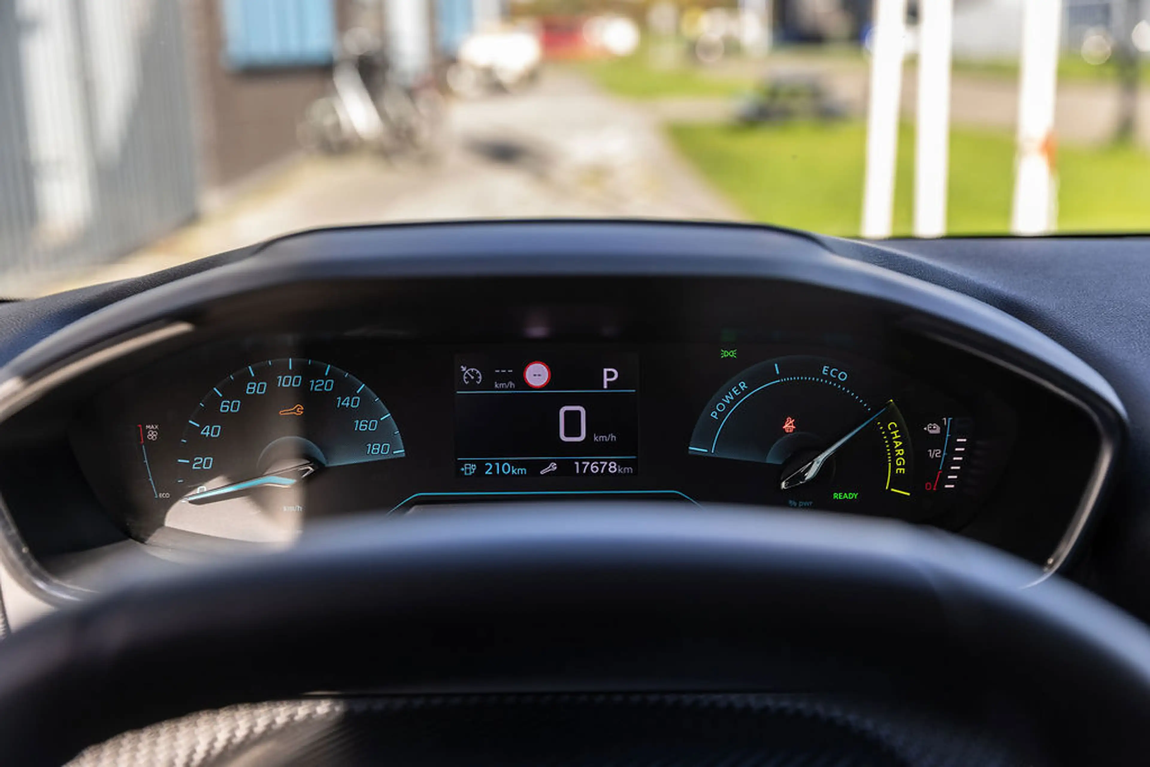 Peugeot e-208 EV Active Pack 50 kWh Head up display — photo 14