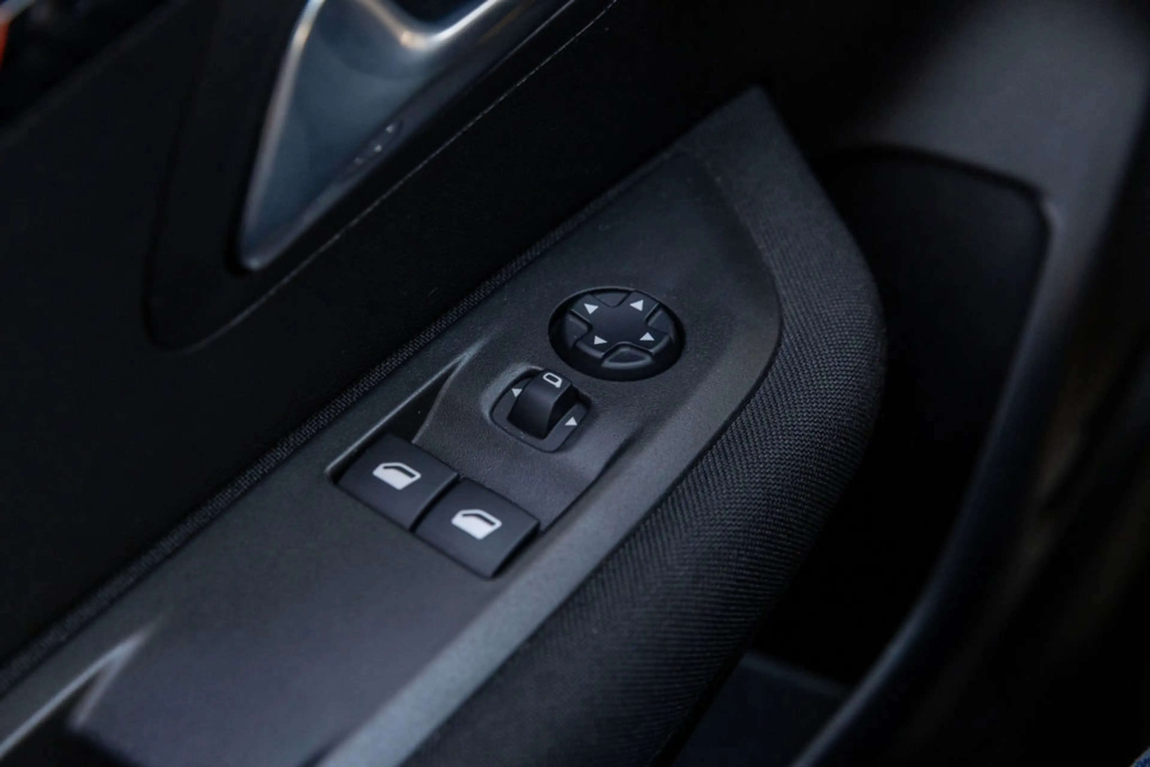 Peugeot e-208 EV Active Pack 50 kWh Head up display — photo 24