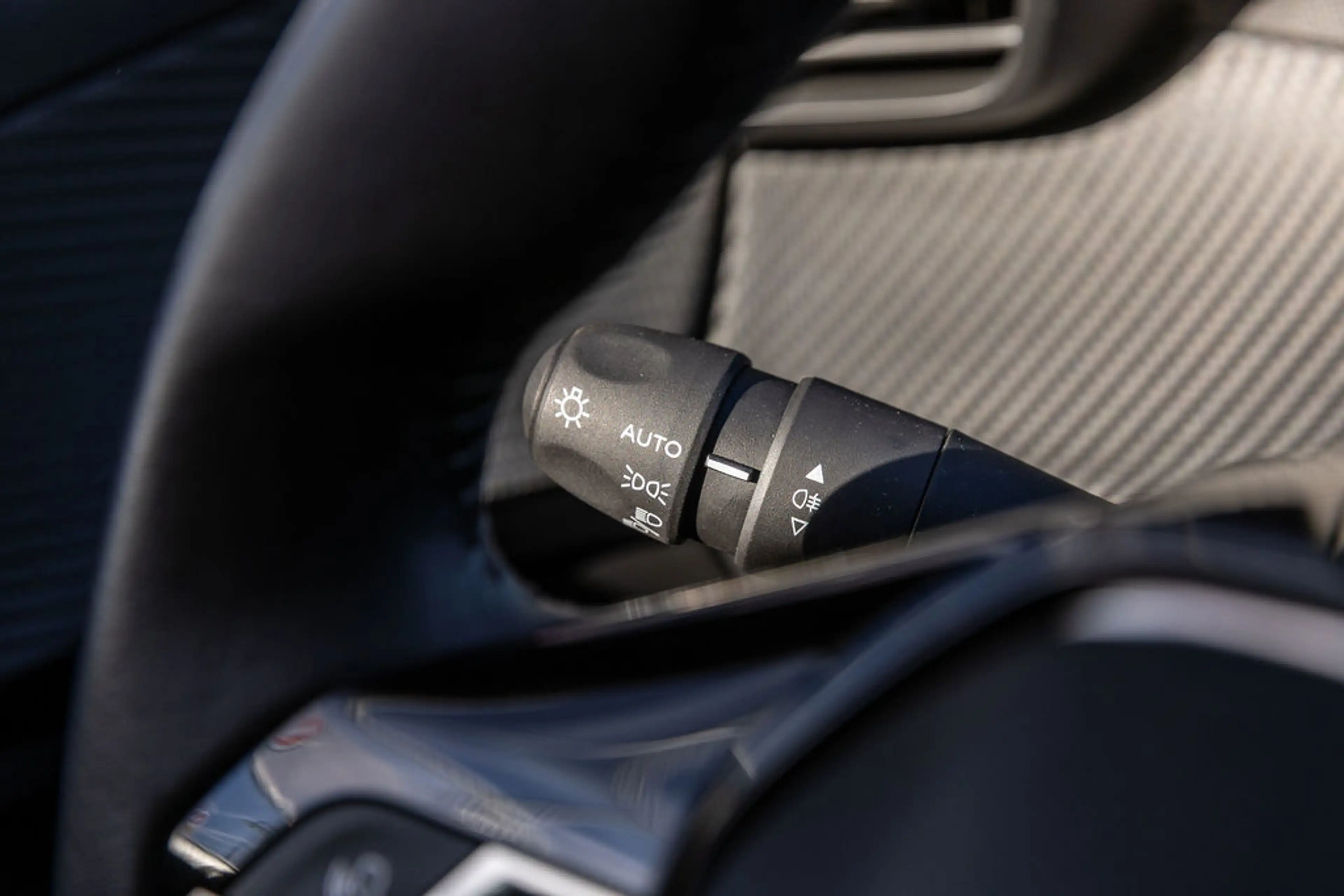 Peugeot e-208 EV Active Pack 50 kWh Head up display — photo 20