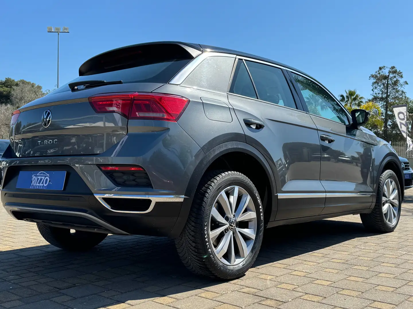 Volkswagen T-Roc 1.0tsi Style cockpit 110cv VARI COLORI DISPONIBILI Grigio - 2