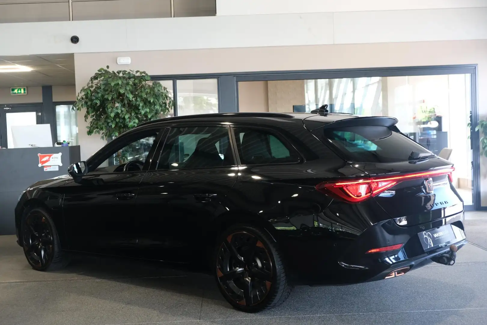 CUPRA Leon Sportstourer 1.4 e-Hybrid VZ Copper Edition 245PK Nero - 2