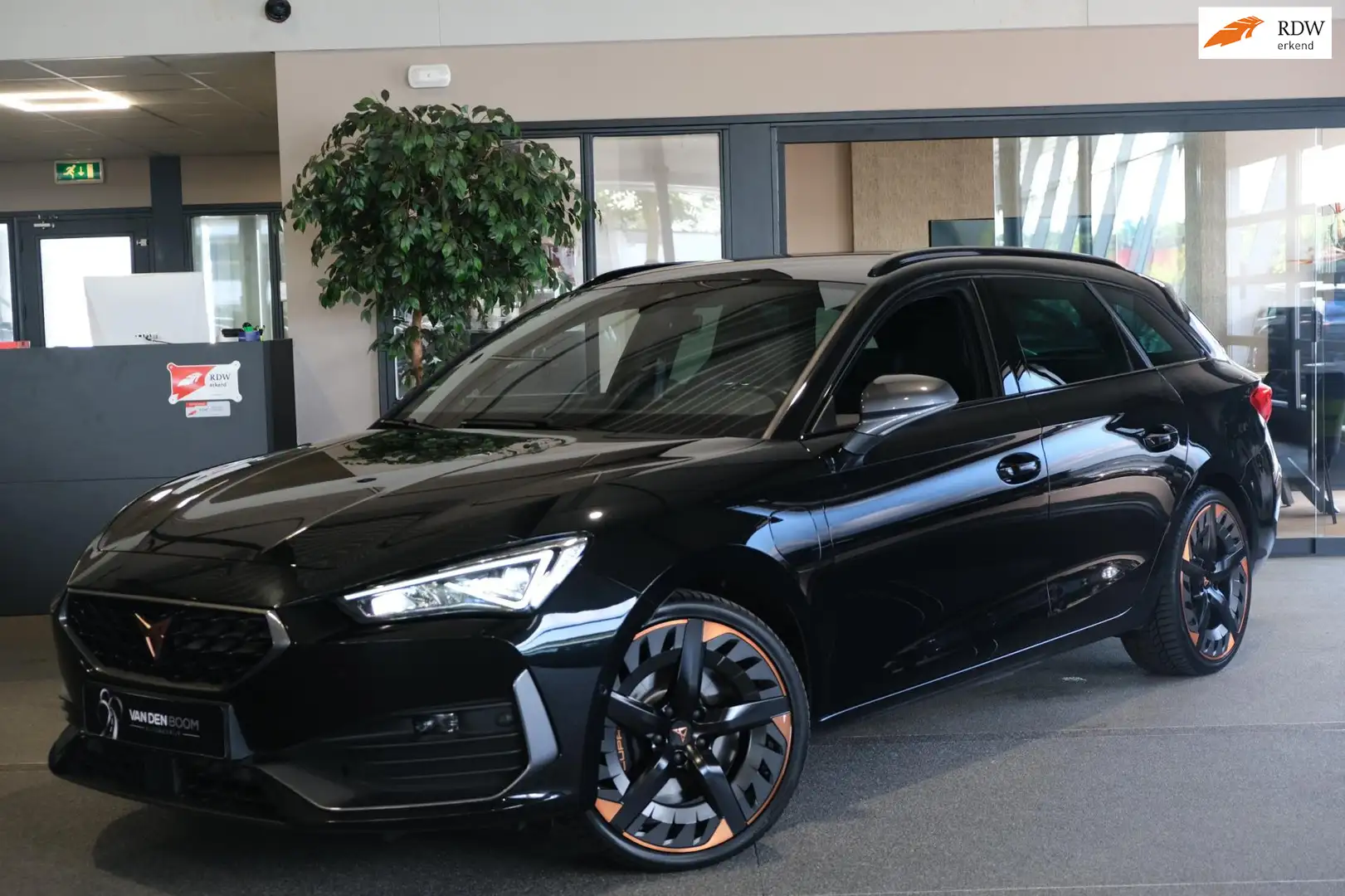 CUPRA Leon Sportstourer 1.4 e-Hybrid VZ Copper Edition 245PK Nero - 1