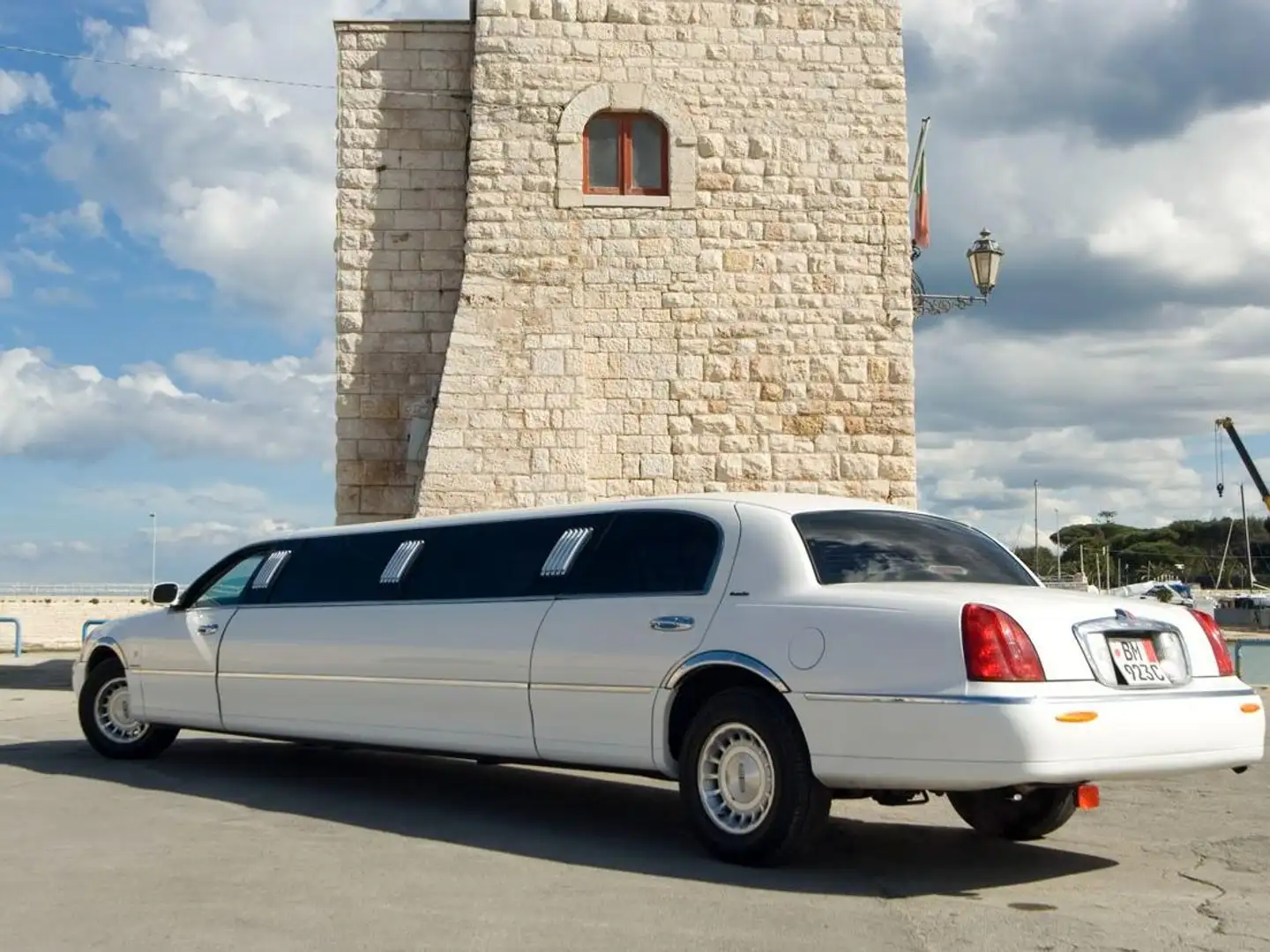 Lincoln Town Car Limousine Weiß - 2