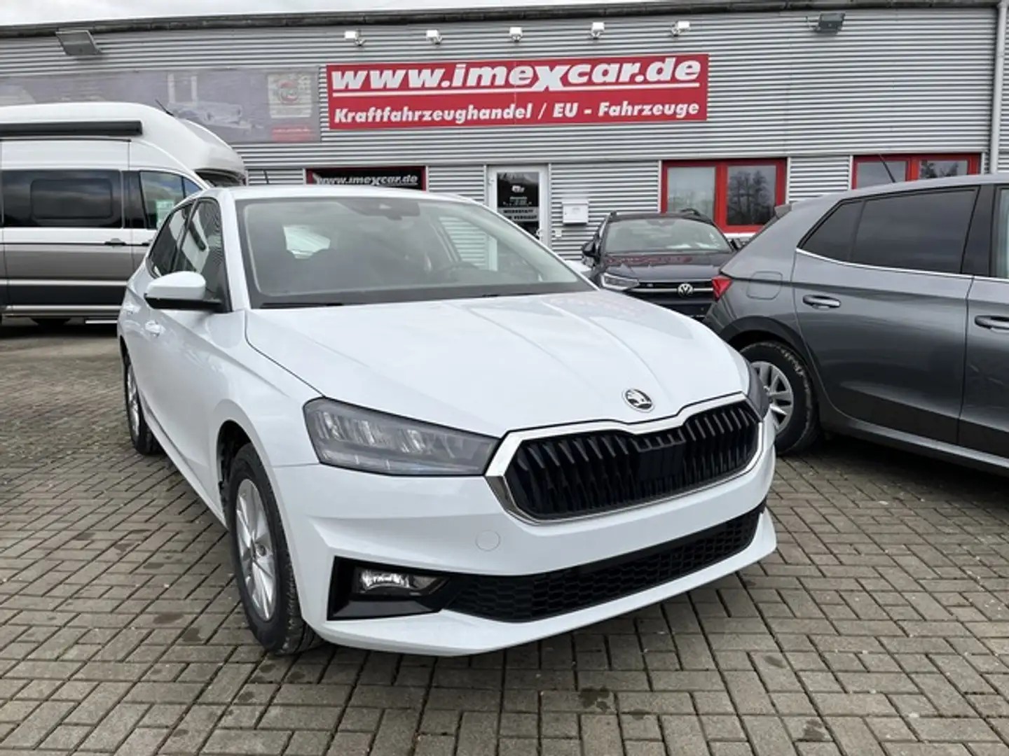 Skoda Fabia 1,0 TSI Selection + Klima + LED + Kamera + PDC + S Blanc - 1
