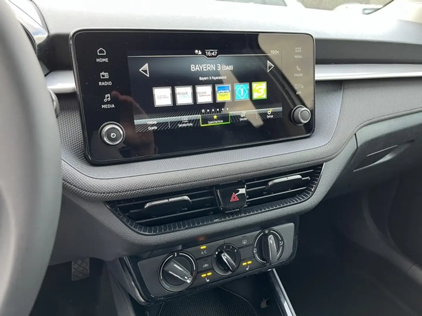 Skoda Fabia 1,0 TSI Selection + Klima + LED + Kamera + PDC + S Blanc - 2