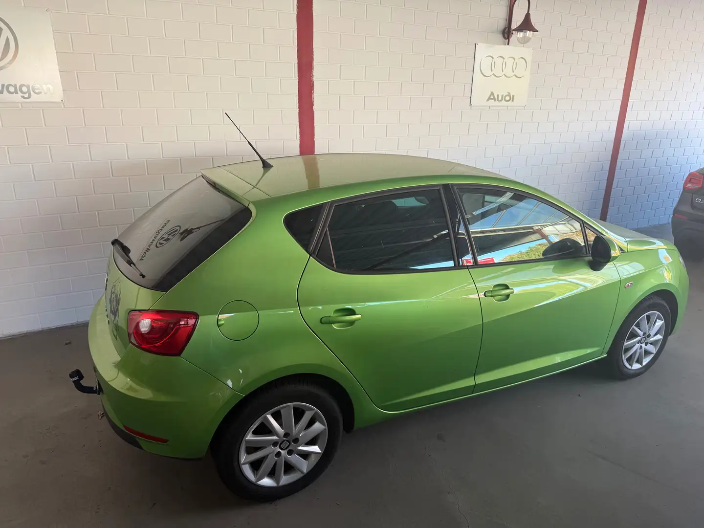 SEAT Ibiza Ibiza 1.4 16V i-Tech Grün - 2