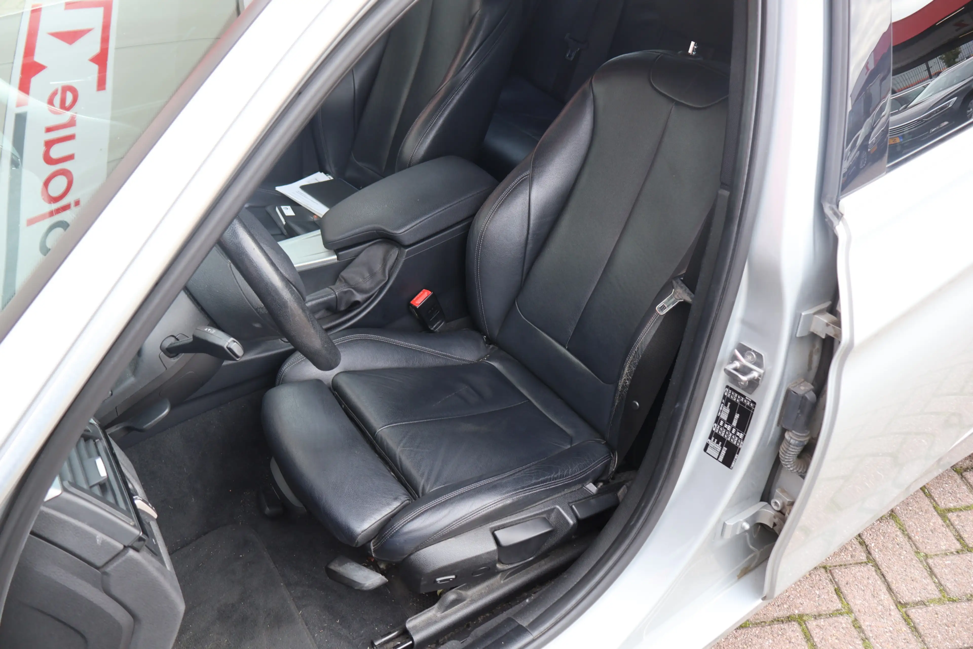 BMW 316 3-serie Touring 316d Executive — photo 6