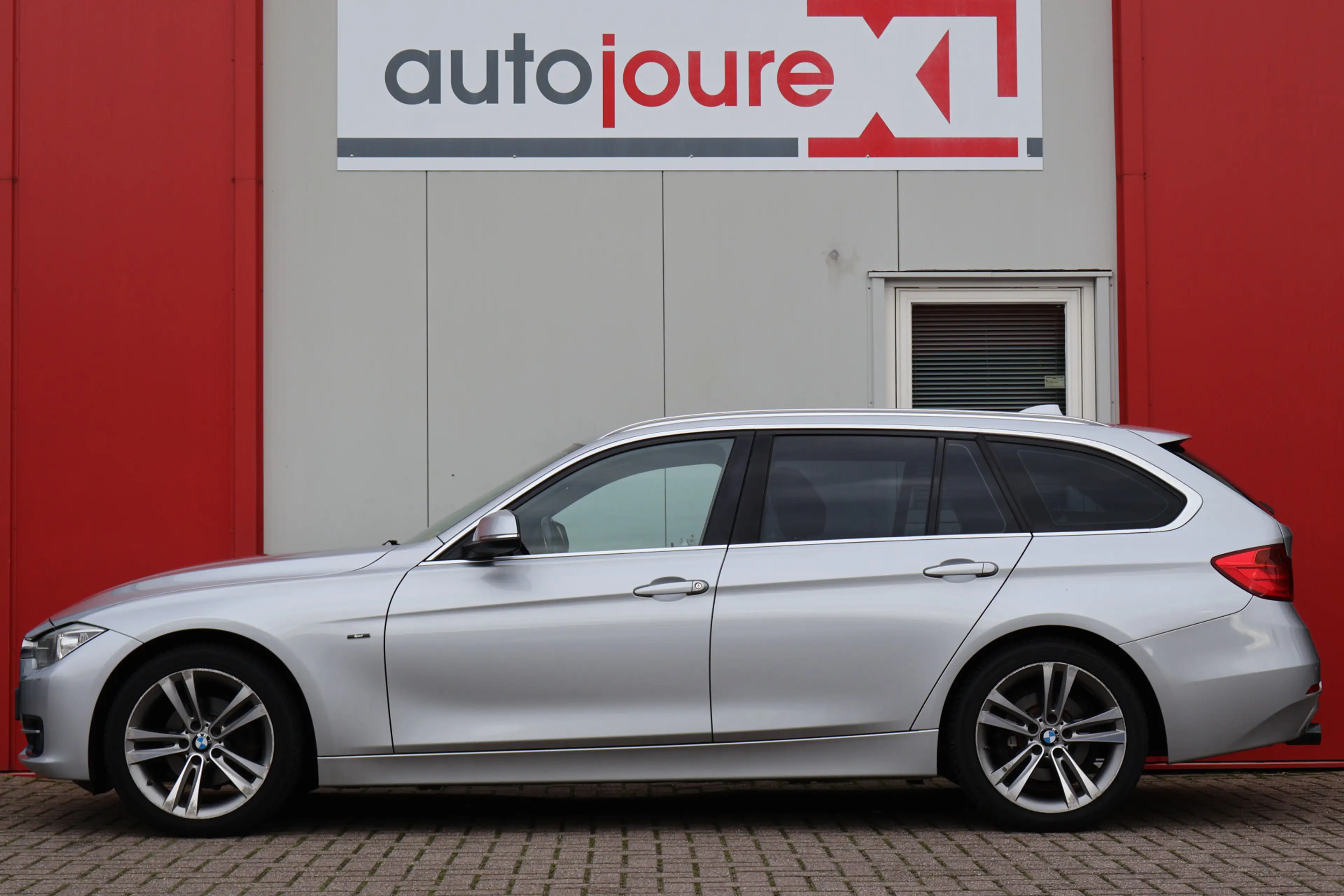 BMW 316 3-serie Touring 316d Executive — photo 2