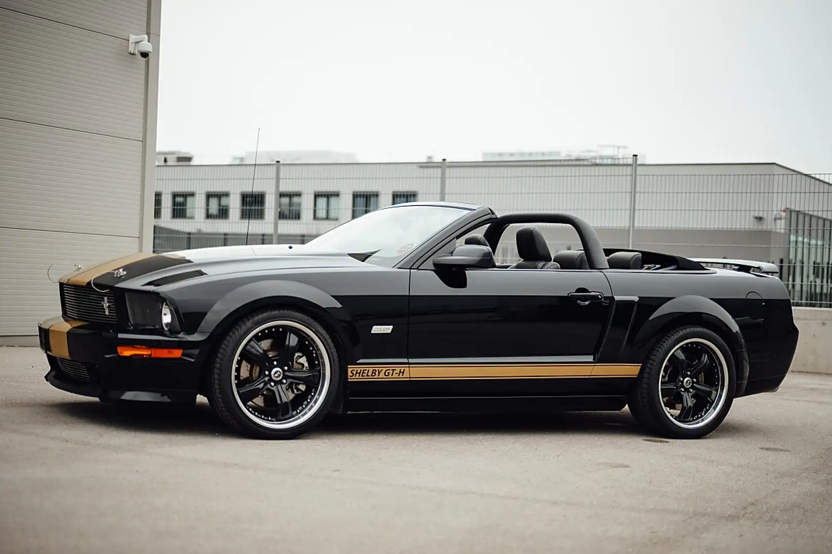 Ford Mustang Shelby GT-H  "One Off" Schwarz - 1