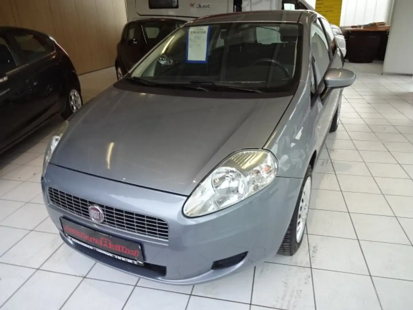 Fiat Grande Punto Grande Punto  3-Türer 1.4 8V Dynamic Zilver - 1