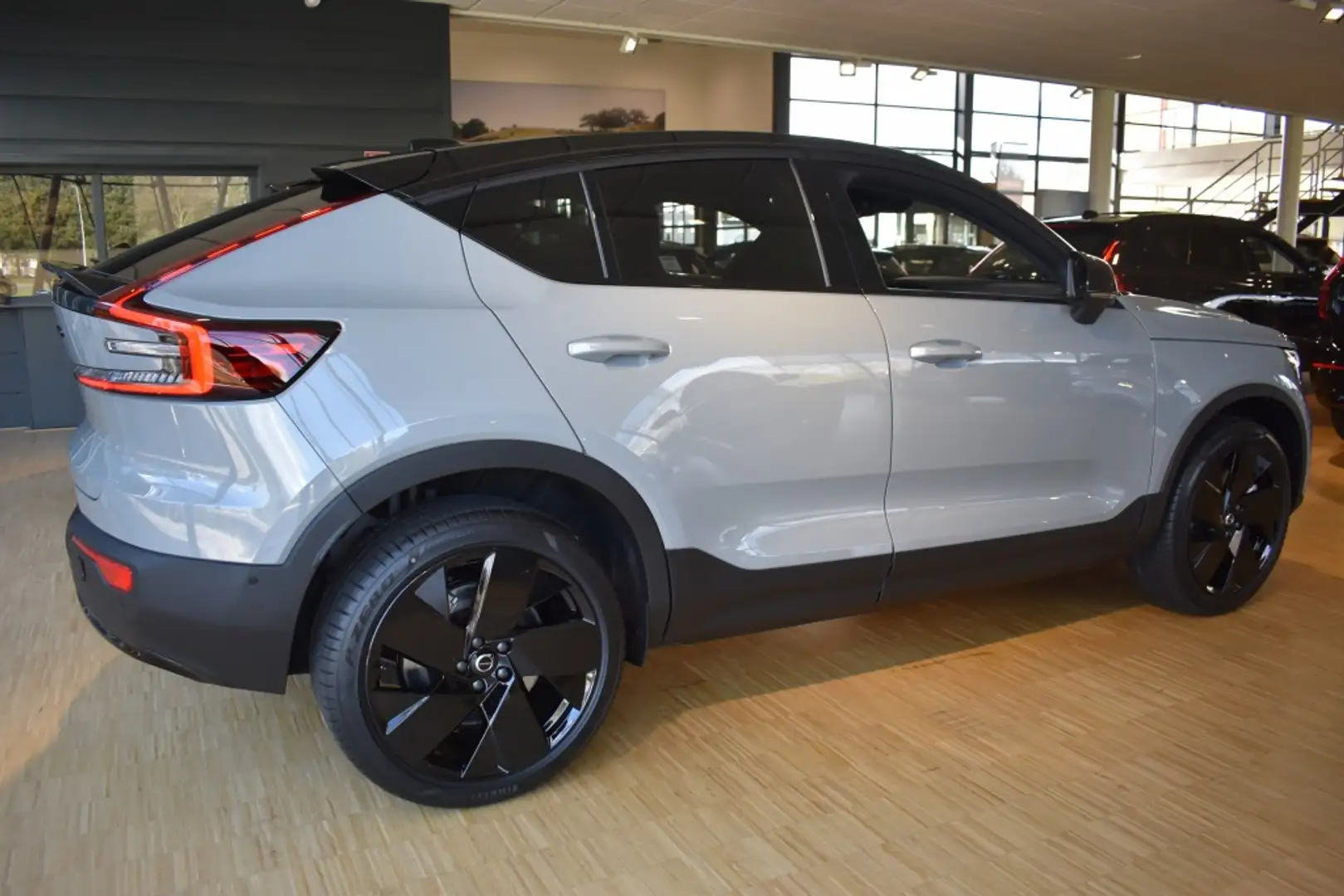 Volvo EC40 Twin Ultra Black Edition 408pk/82kWh | Panodak | H Gris - 2