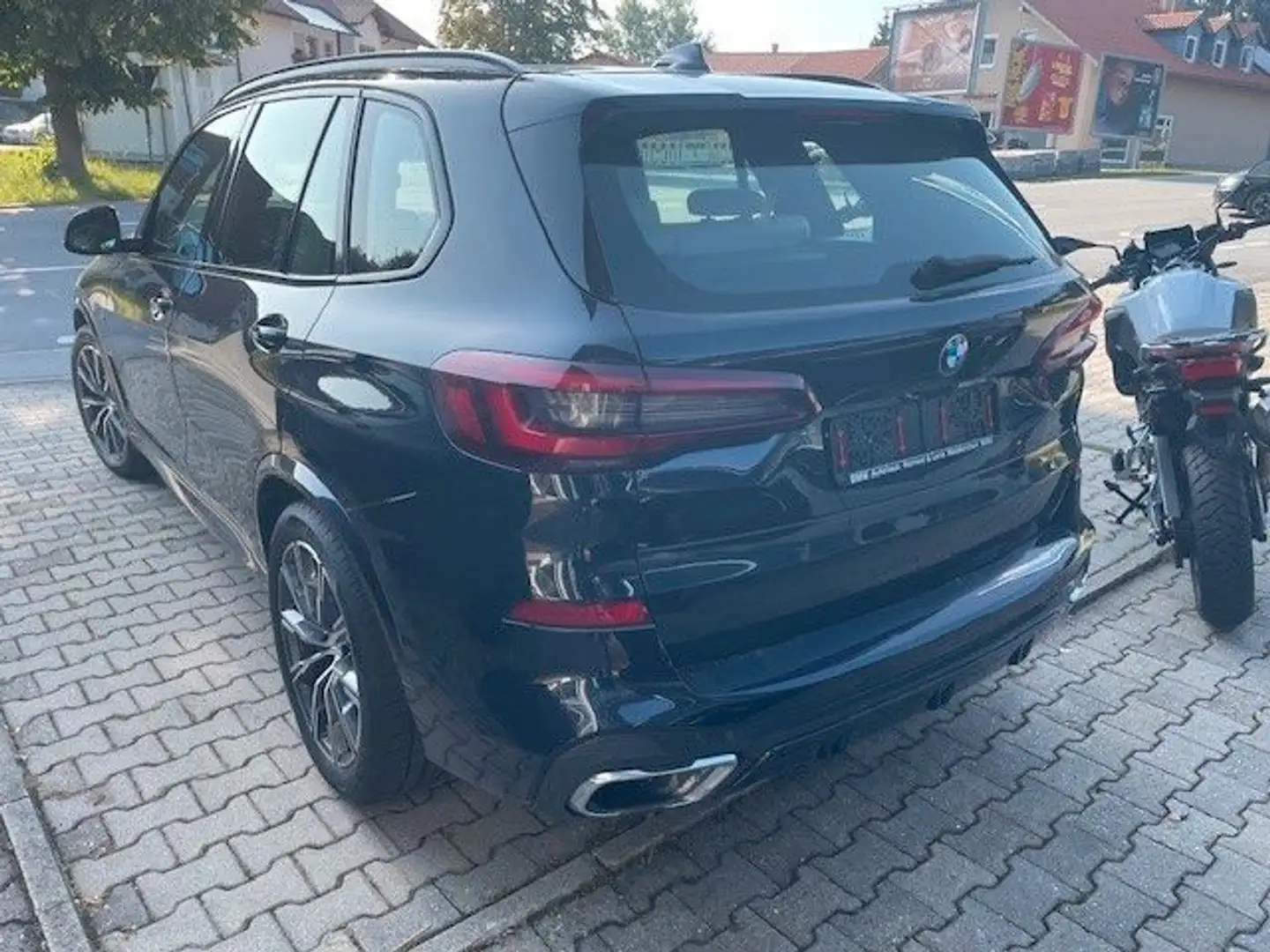 BMW X5 xDrive 40 d M Sport HUD Laser DAB Pano G05 Schwarz - 2